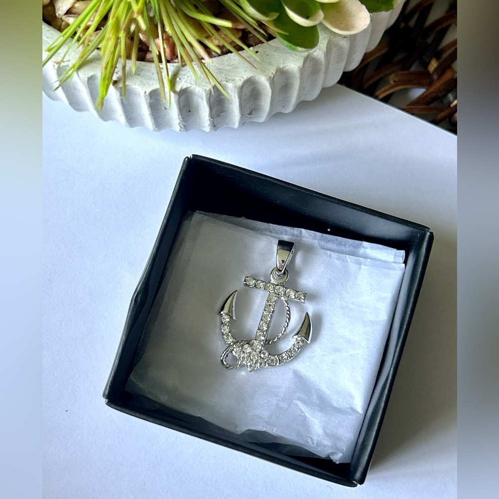 Elegant Silver Anchor Pendant